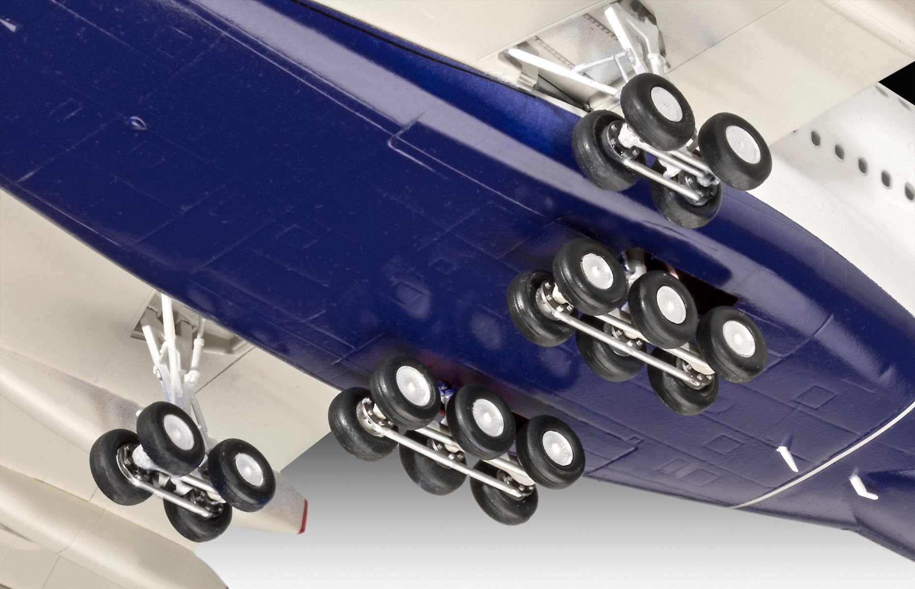 Revell Airbus A380-800 British Airways 1/144