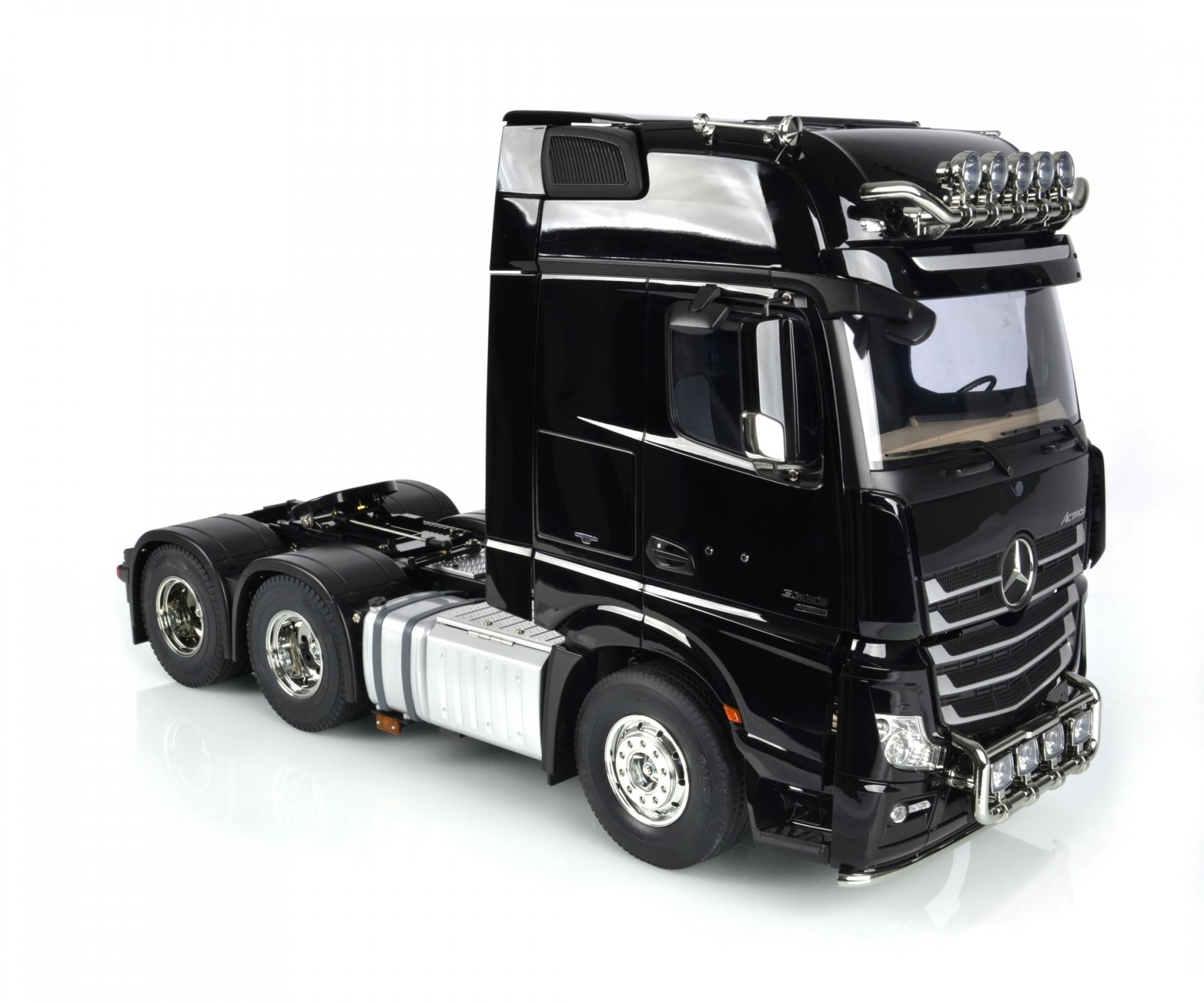 Tamiya Mercedes Benz Actros 3363 6x4 Gigaspace Kit 1/14