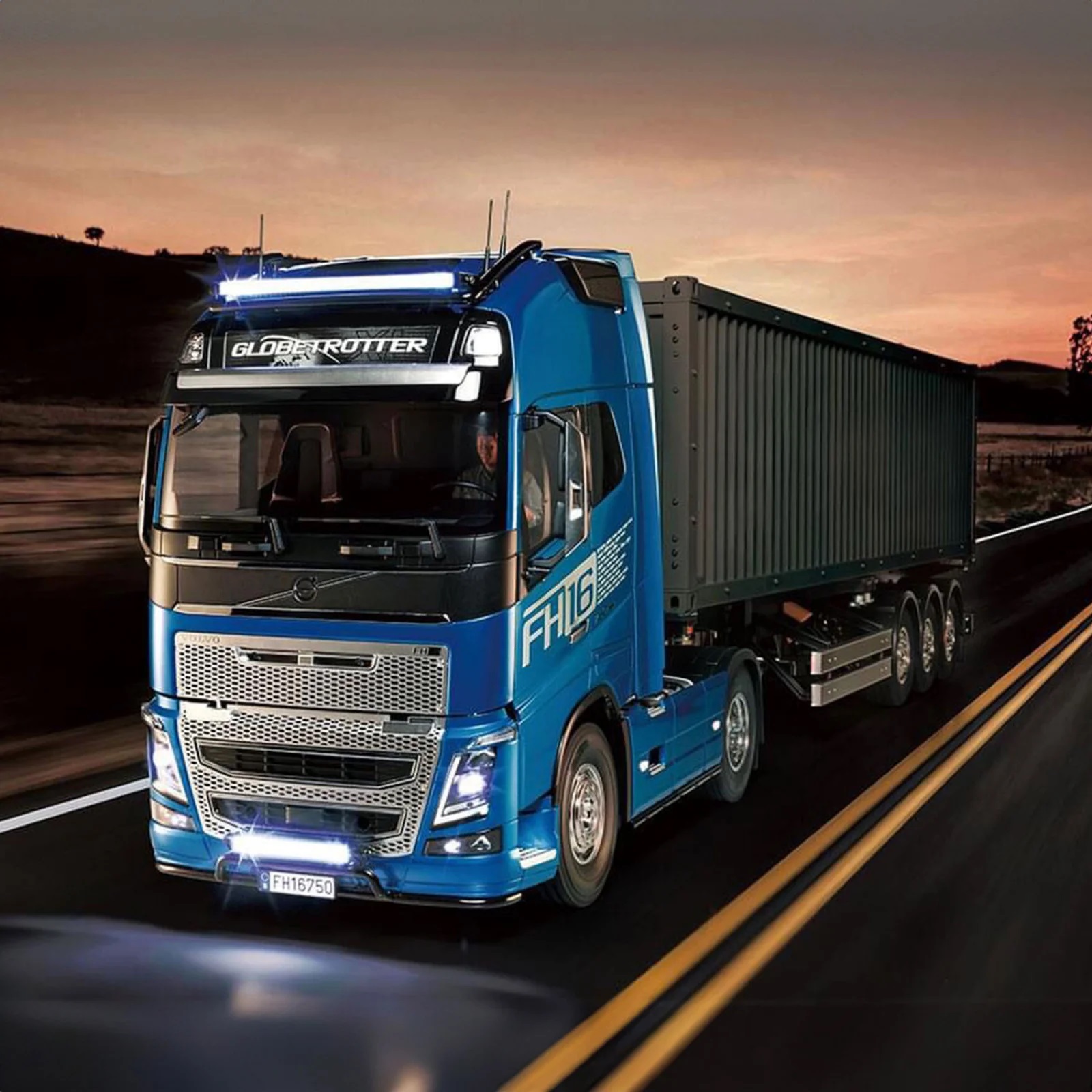 Tamiya Volvo FH16 XL 750 4X2 R/C Truck Kit 1/14