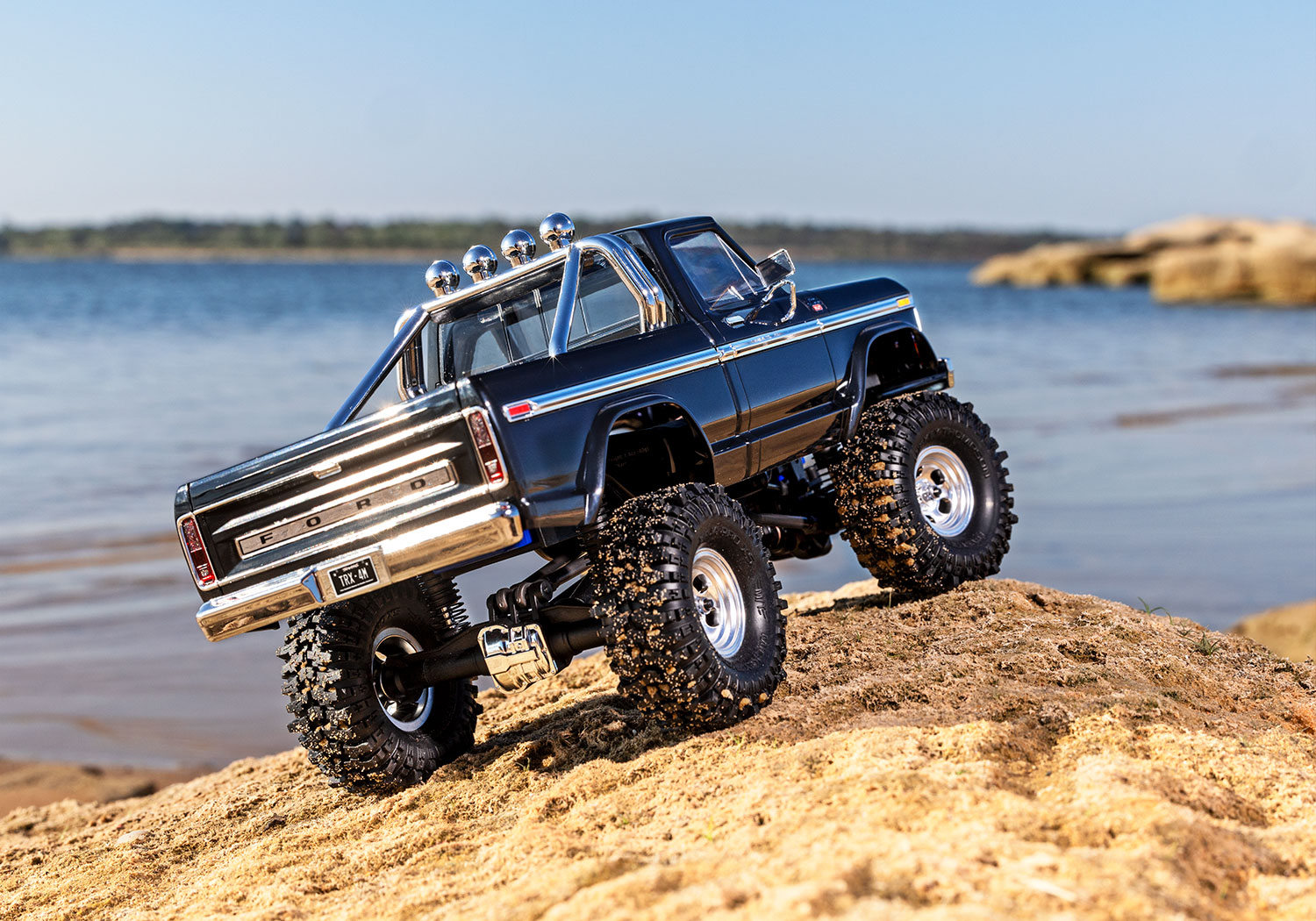 Traxxas TRX-4M High Trail Ford F-150 Ranger XLT Truck 4WD Electric Scale and Trail Crawler with TQ 1/18 Black
