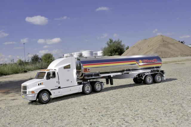 Tamiya Ford Aeromax R/C Truck Kit 1/14