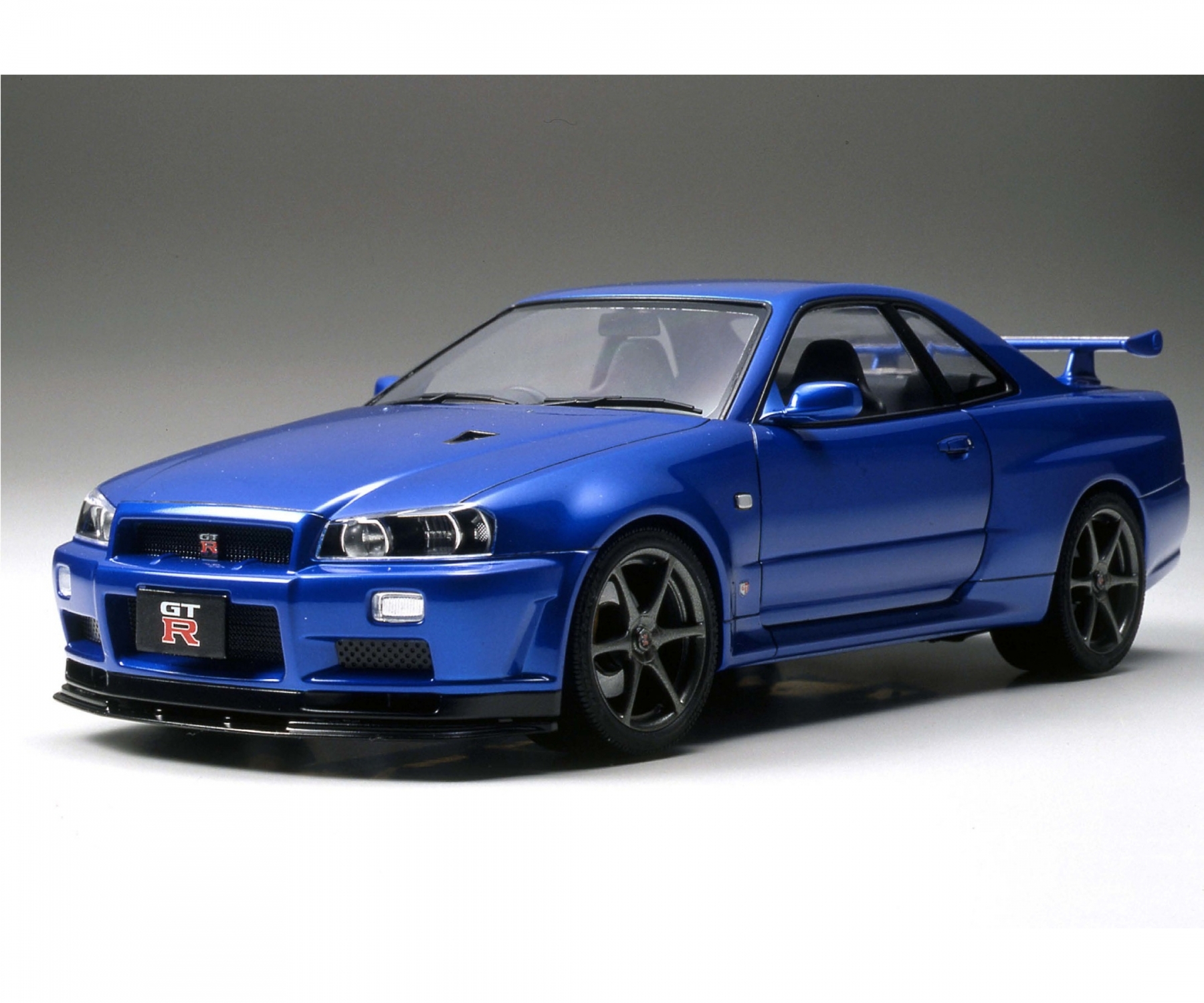 Tamiya Nissan Skyline GT-R V-spec II kit 1/24