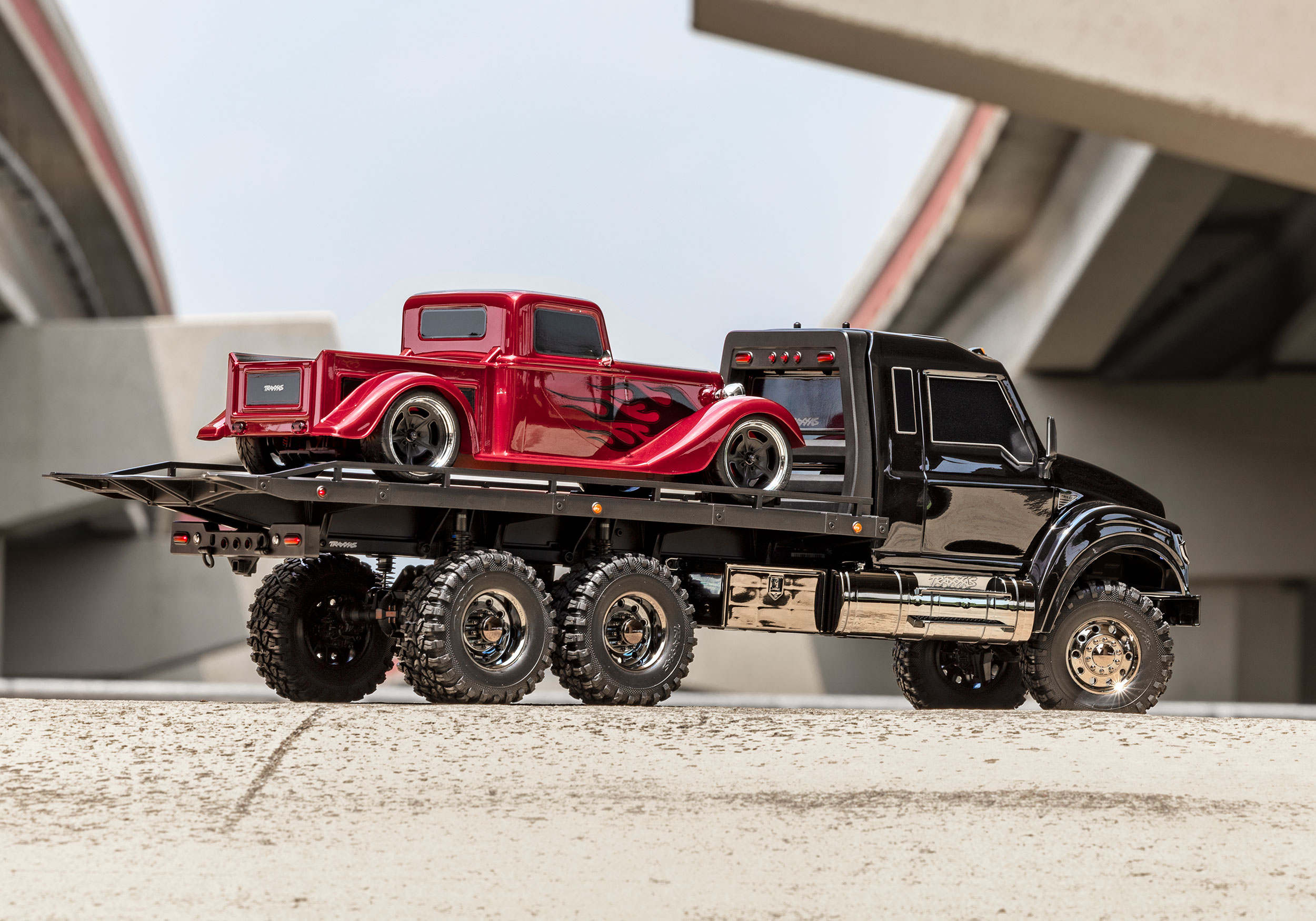 Traxxas Ultimate RC Hauler Truck with Winch Black RTR 1/10