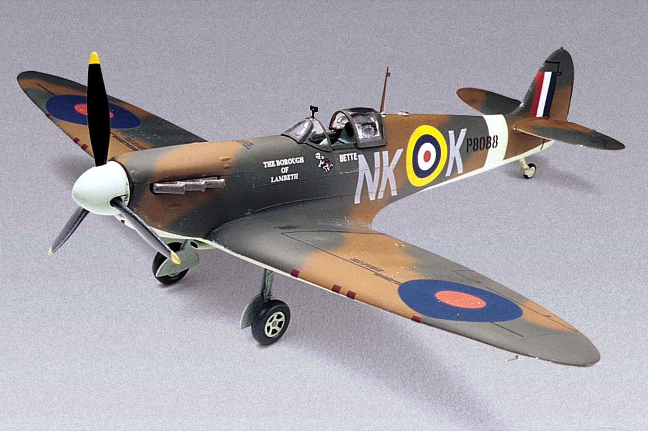 Revell Spitfire Mk-II (11/98) 1/48