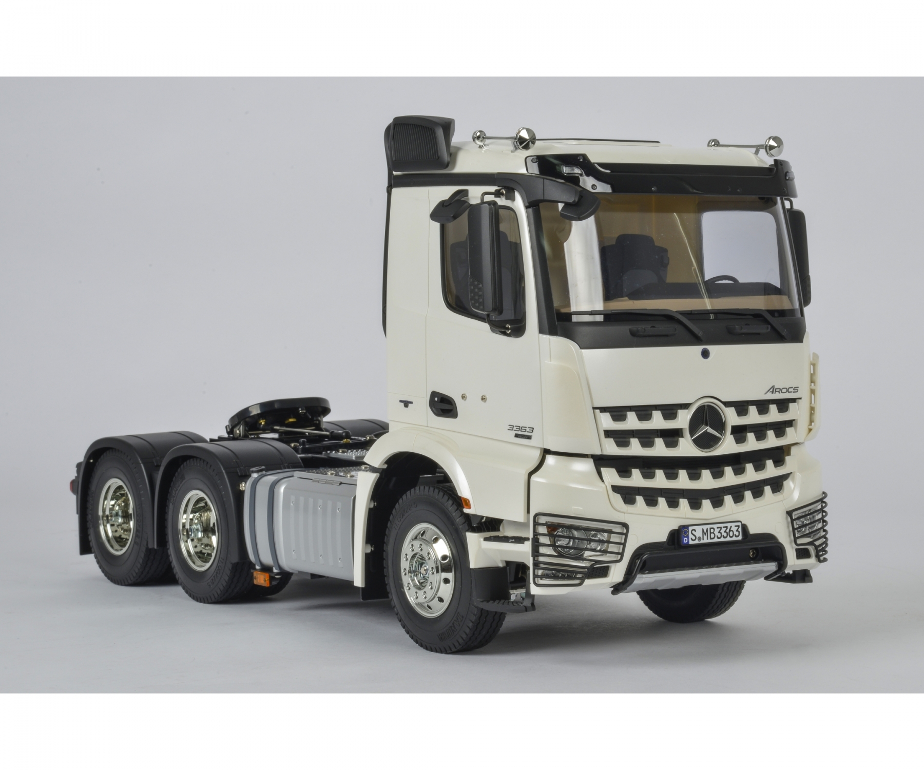 Tamiya Mercedes Benz Arocs 3363 6x4 ClassicSpace Truck Kit 1/14