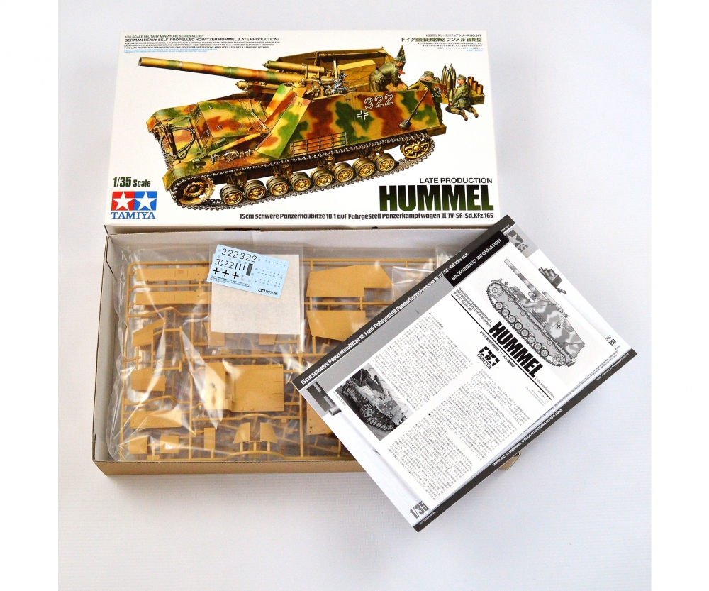 Tamiya Hummel (Late Production) 15cm schwere Panzerhaubitze 18/1 auf Fahrgestell Panzerkampfwagen III/IV (Sf) Sd.Kfz.165 1/35