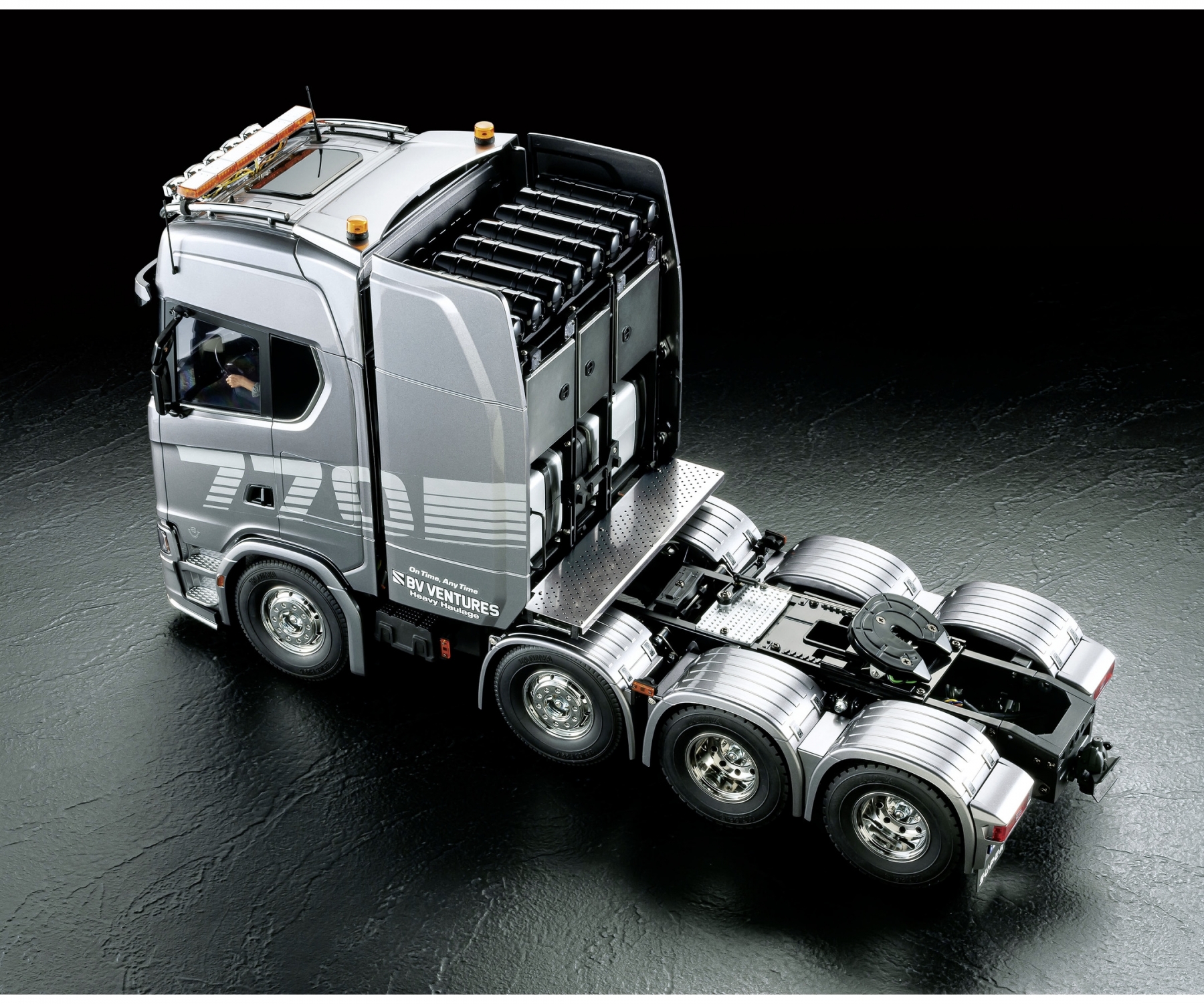 Tamiya Scania 770S 8x4/4 Truck Gun Metal Edition Kit 1/14