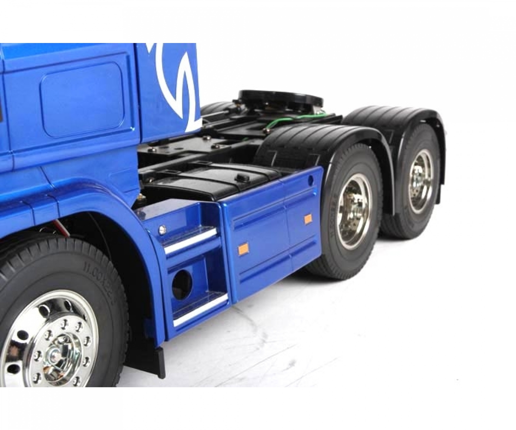 Tamiya	Scania R620 6x4 Highline Blue Edition R/C Truck Kit 1/14