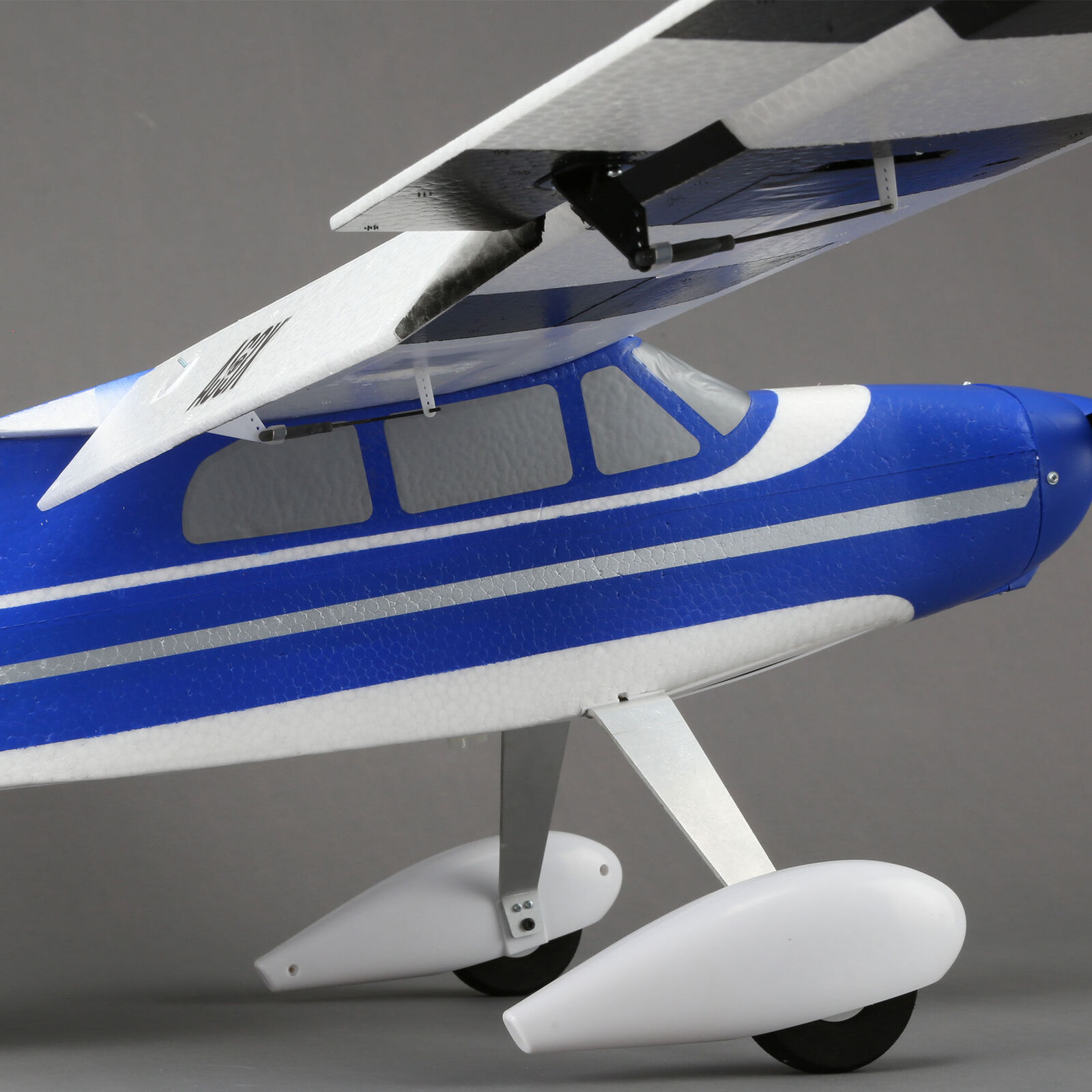 E-Flite Valiant 1.3m BNF Basic SAFE & AS3X