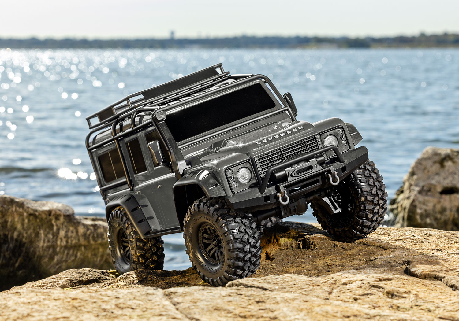 Traxxas Land Rover Defender TRX-4 4WD Scale and Trail  Crawler Fully-Assembled 1/10 Clipless Silver