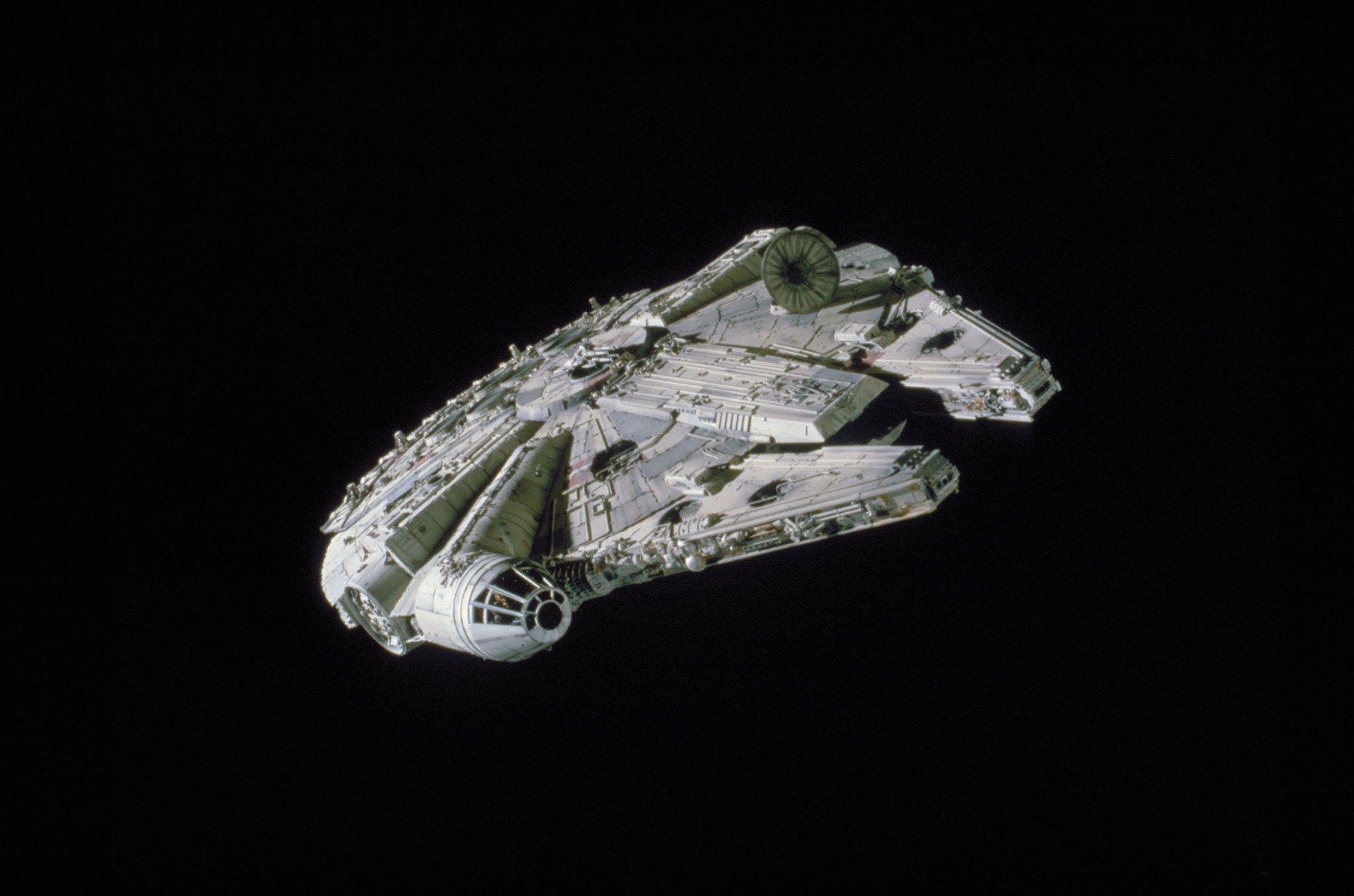 Revell Millennium Falcon Spaceship Model  1/72