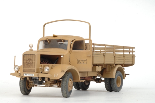 Zvezda WWII German heavy 4wd cargo truck. Schwerer LKW 4, 5 t L4500A 1/35
