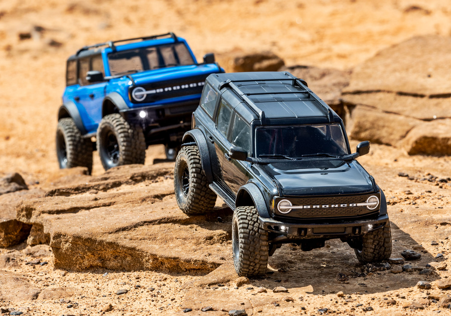 Traxxas TRX-4M Bronco 4WD Electric Scale and Trail Crawler with TQ 1/18 White