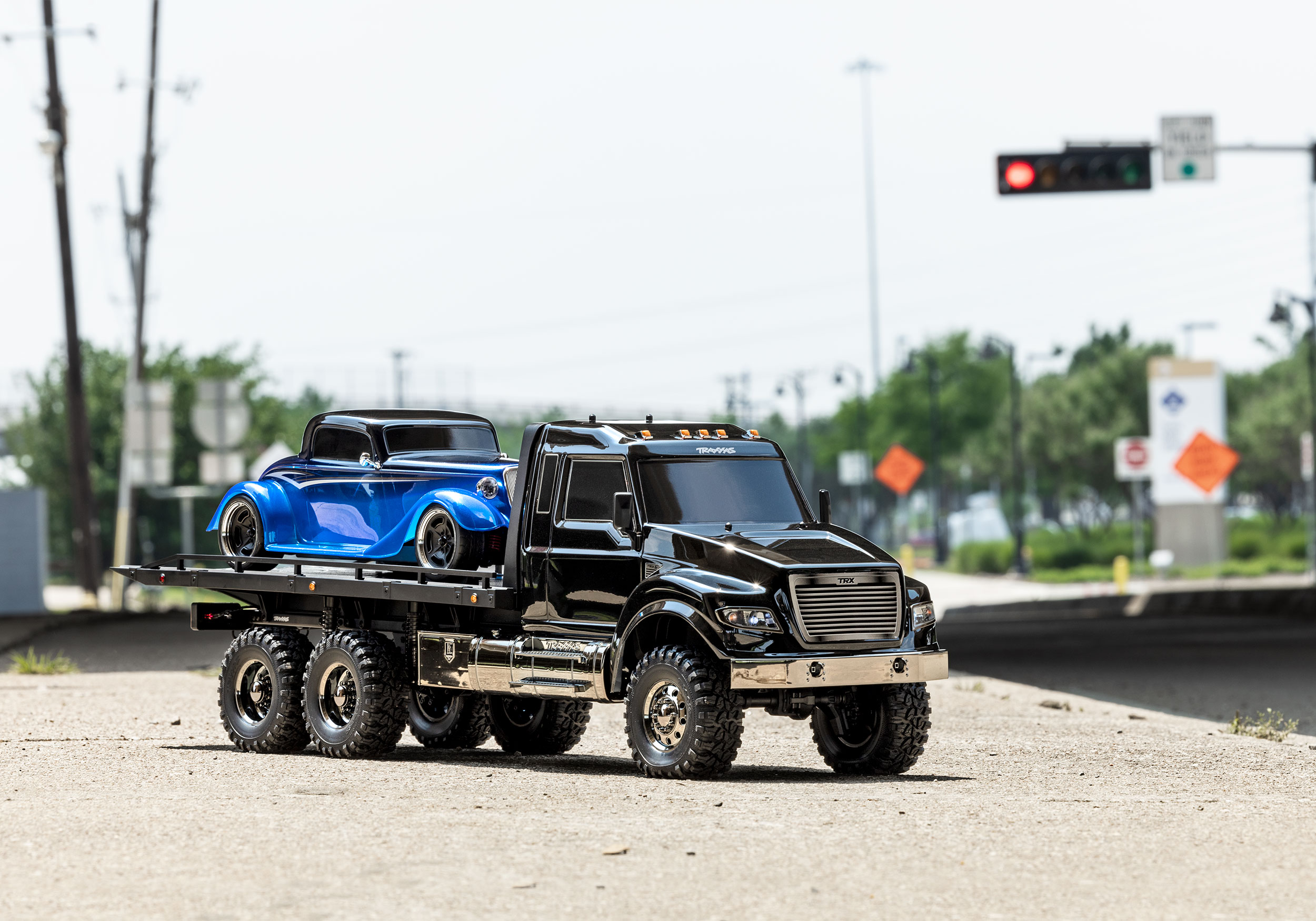 Traxxas Ultimate RC Hauler Truck with Winch Black RTR 1/10