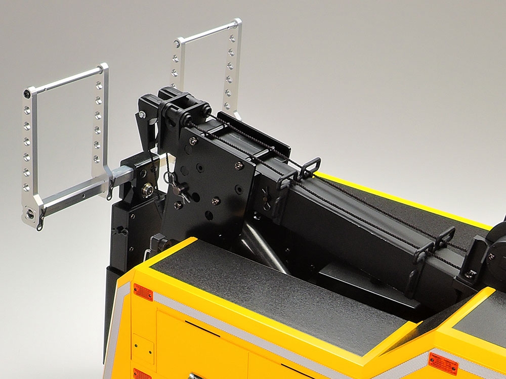 Tamiya Volvo FH16 Globetrotter 750 8X4 Tow R/C Truck Kit 1/14