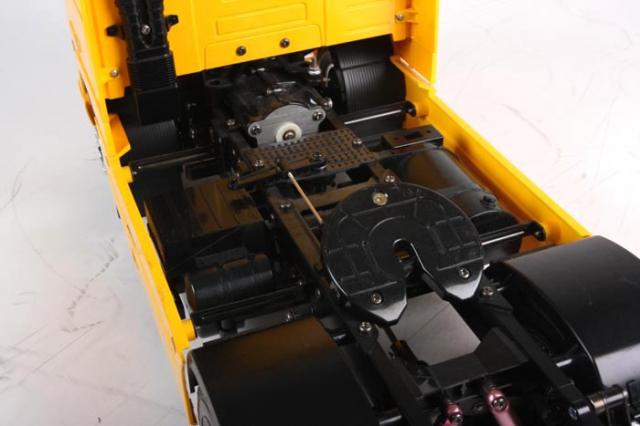 Tamiya Volvo FH12 Globetrotter R/C Truck Kit 1/14