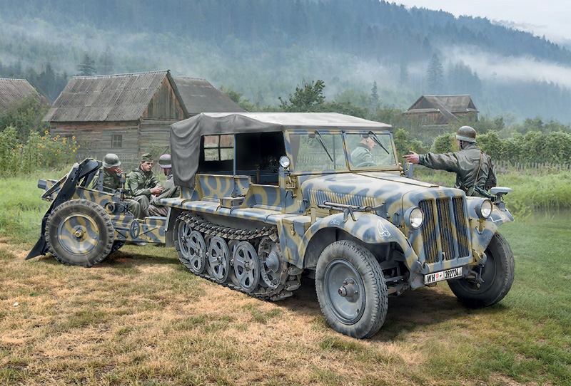 Italeri Sd. Kfz. 10 Demag D7 with 7,5 cm leIG 18 and crew 1/35