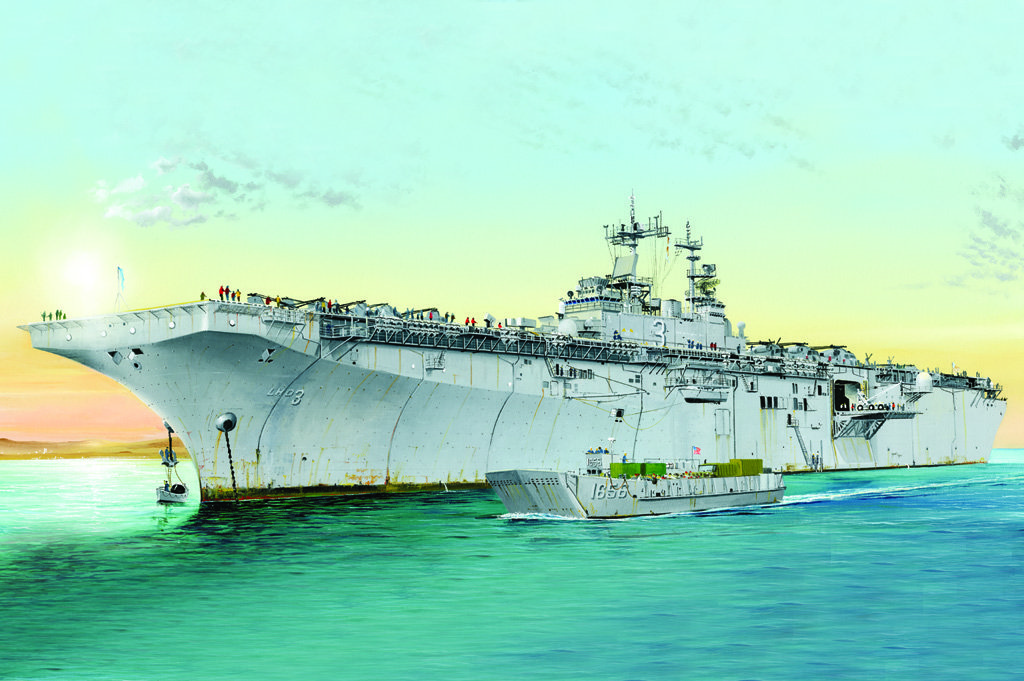 HobbyBoss USS Kearsage LHD-3 1/700
