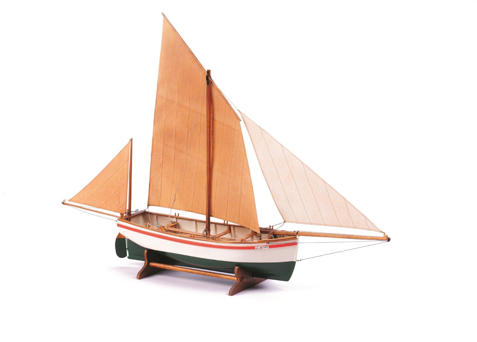 Billing Boats Le Bayard 1/30
