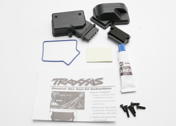 Traxxas Box, receiver (sealed)/ foam pad/ silicone grease/2.5x8mm BCS (2)/ 3x10mm CCS (2)/ 3x15mm CCS (2)