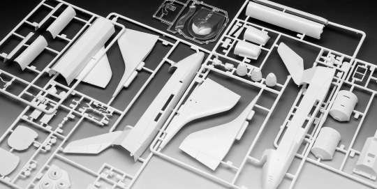 Revell Geschenkset Moonraker Space Shuttle (James Bond 007) "Moonraker" 1/144