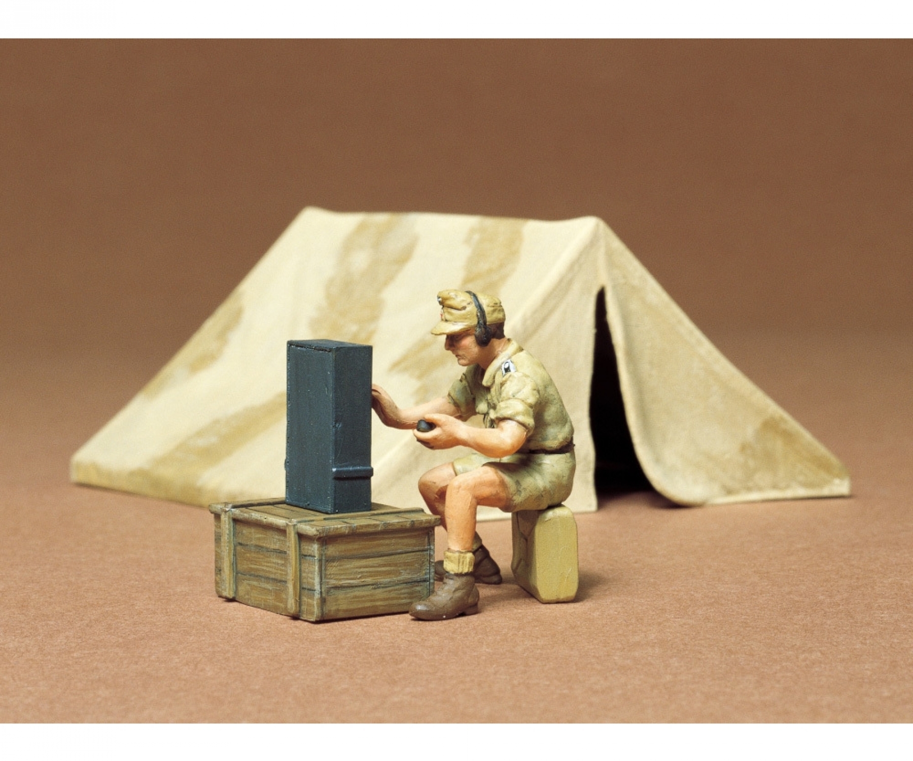Tamiya Tent Set met Radio 1/35