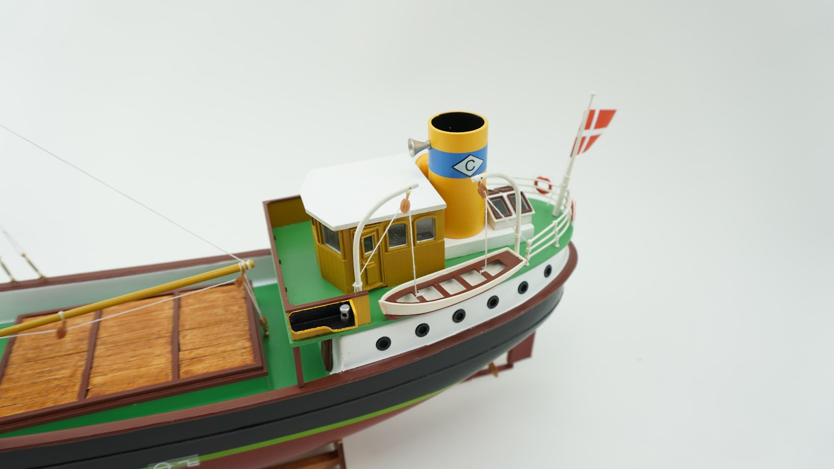 Billing Boats Carli Freighter 1/60