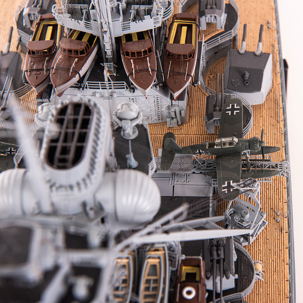 Amati German Battleship Bismarck Kriegsmarine 1941 Kit 1/200