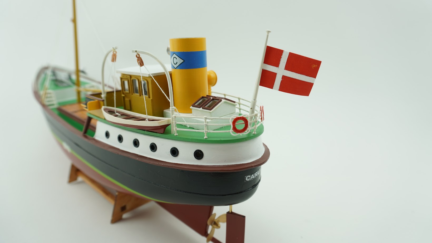 Billing Boats Carli Freighter 1/60