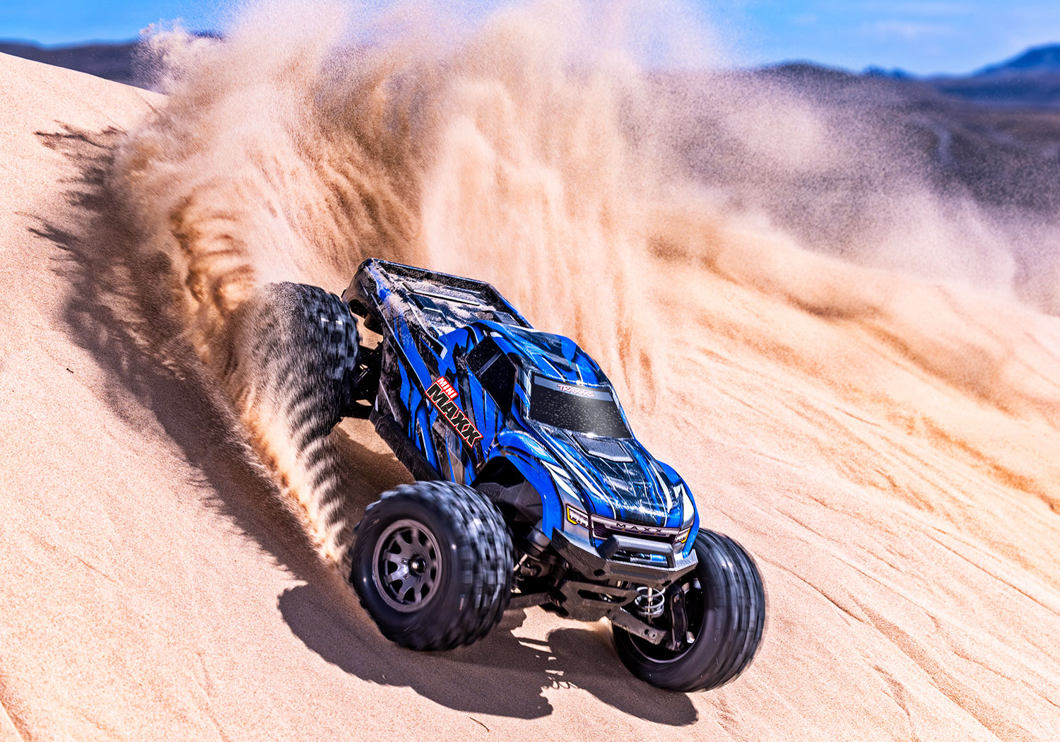 Traxxas Mini Maxx BL-2s TQ 4X4 RTR Brushless Monster Truck 1/16 Black