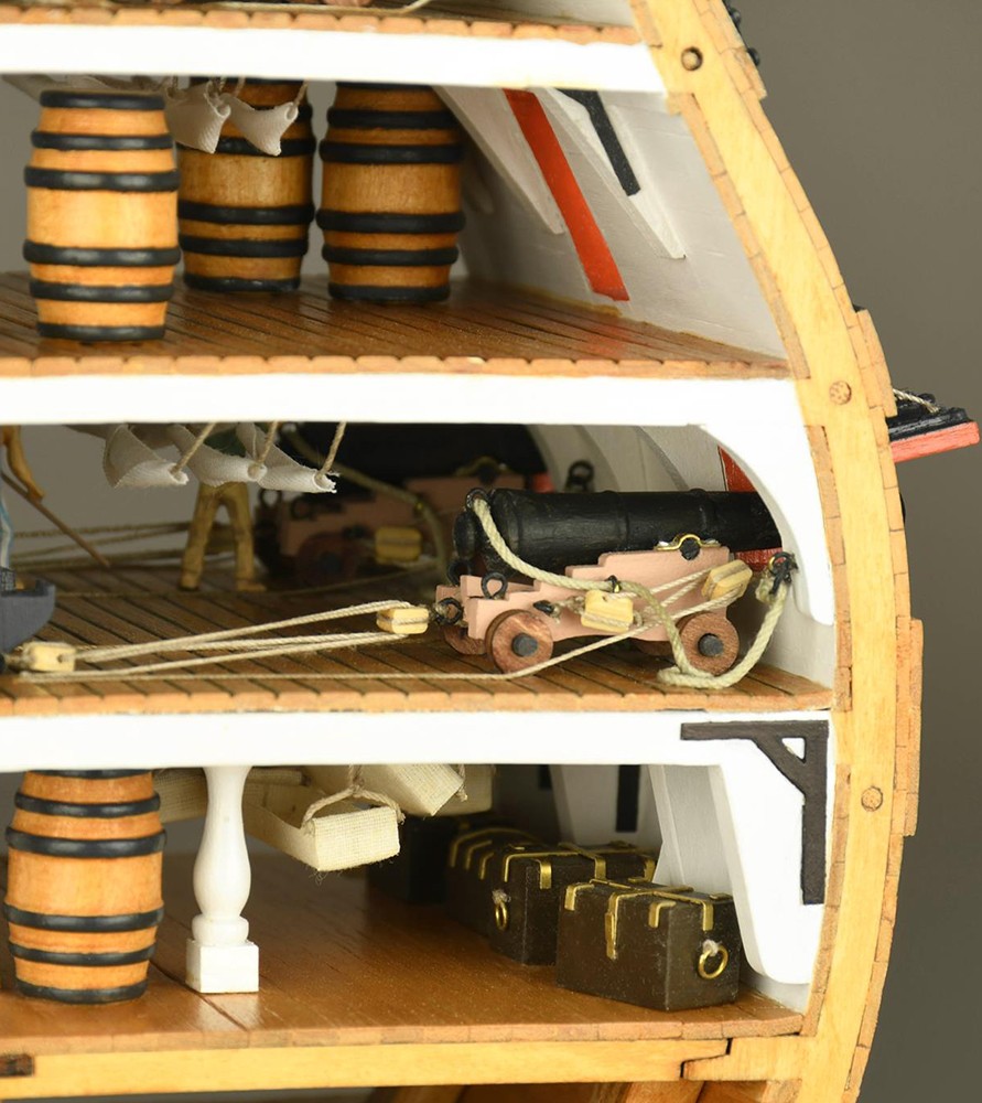 Artesania Latina HMS Victory Cross-Section kit van een Houten Scheepsmodel 1/72