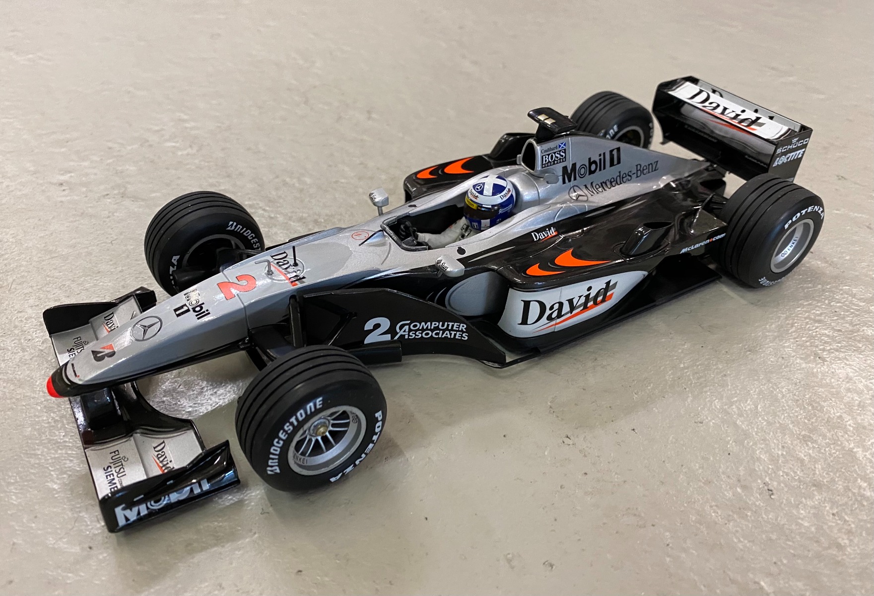 Minichamps Mclaren Mercedes MP4/15 David Coulthard 2000 1/18