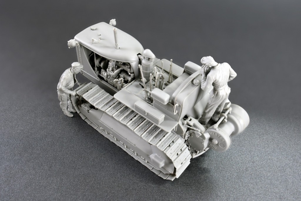 MiniArt U.S. Tractor w/Towing Winch & Crewmen 1/35