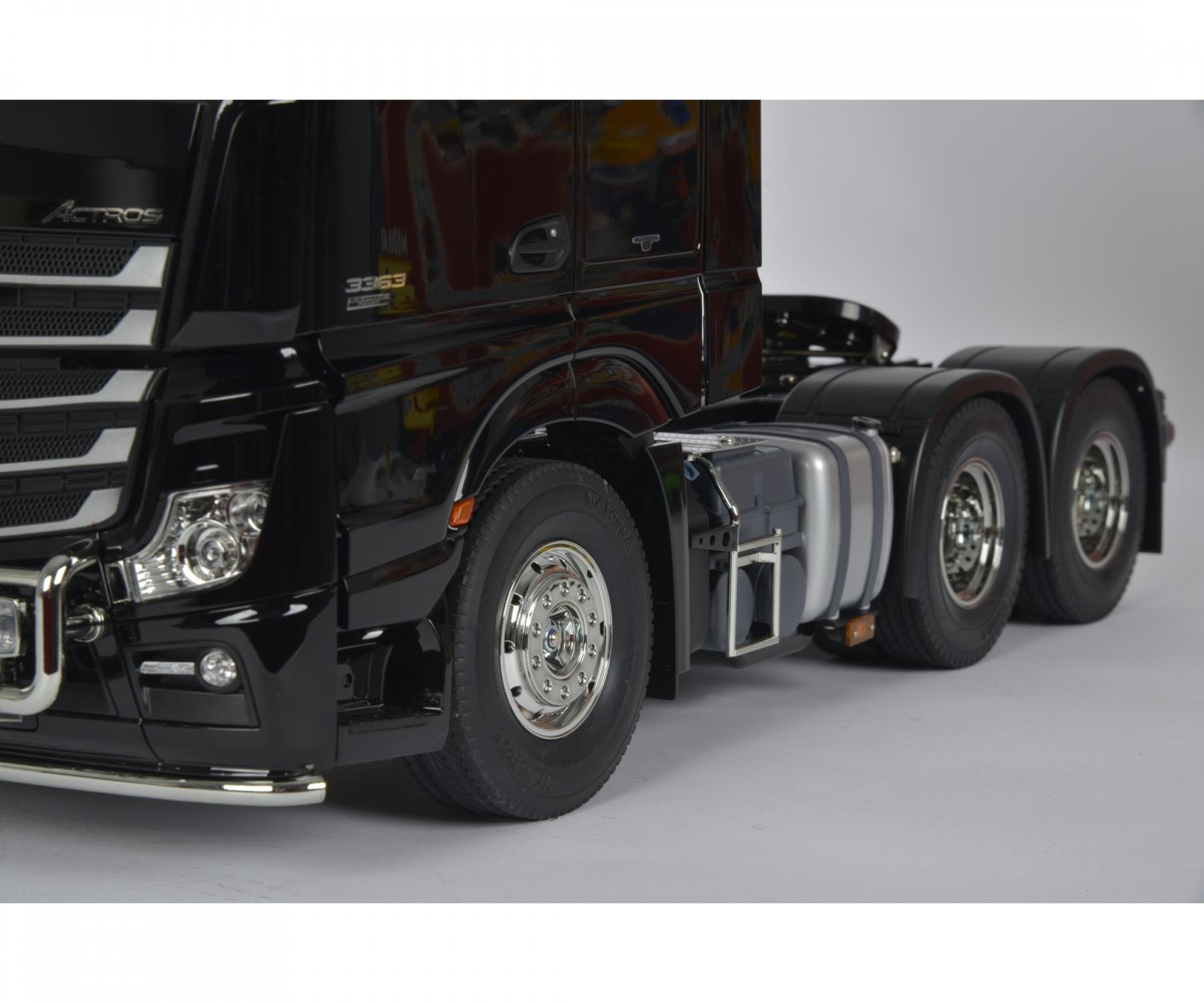 Tamiya Mercedes Benz Actros 3363 6x4 Gigaspace Kit 1/14