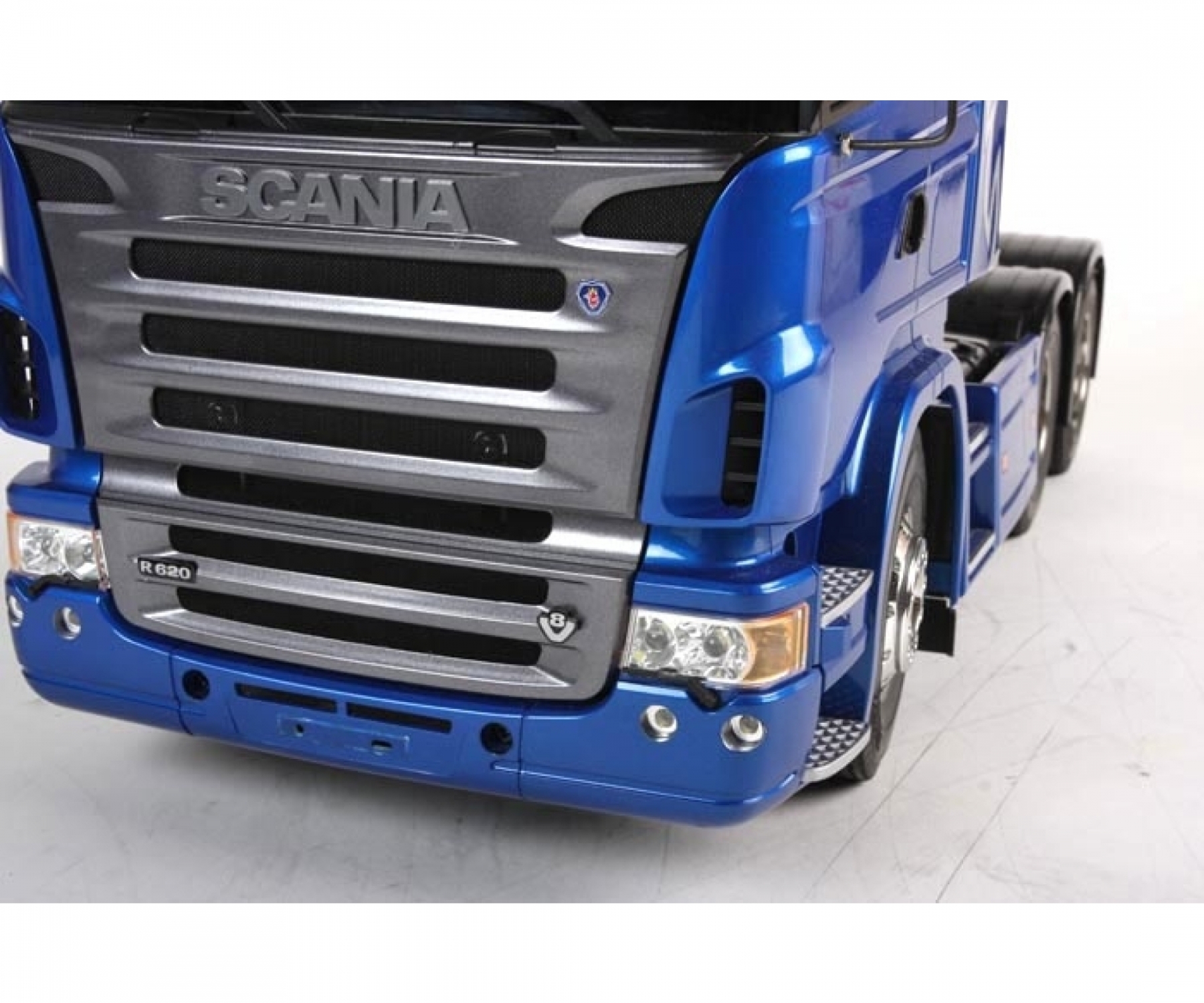 Tamiya	Scania R620 6x4 Highline Blue Edition R/C Truck Kit 1/14