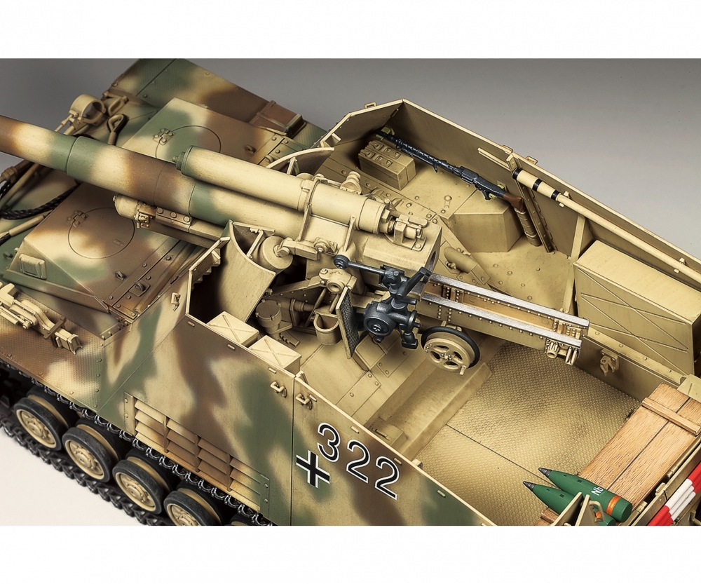 Tamiya Hummel (Late Production) 15cm schwere Panzerhaubitze 18/1 auf Fahrgestell Panzerkampfwagen III/IV (Sf) Sd.Kfz.165 1/35