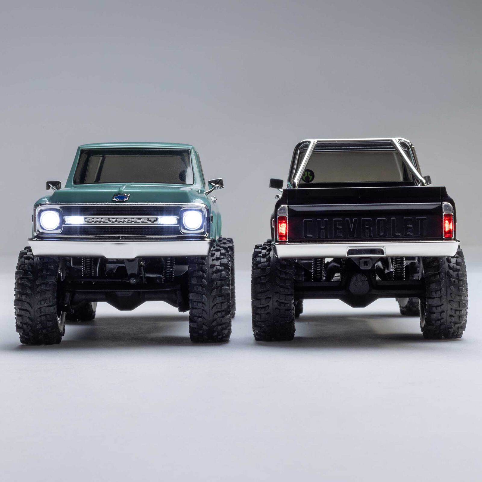 Axial SCX30 Chevrolet K10 4X4 RTR Brushed Rock Crawler (Battery & Charger Included), Black 1/30