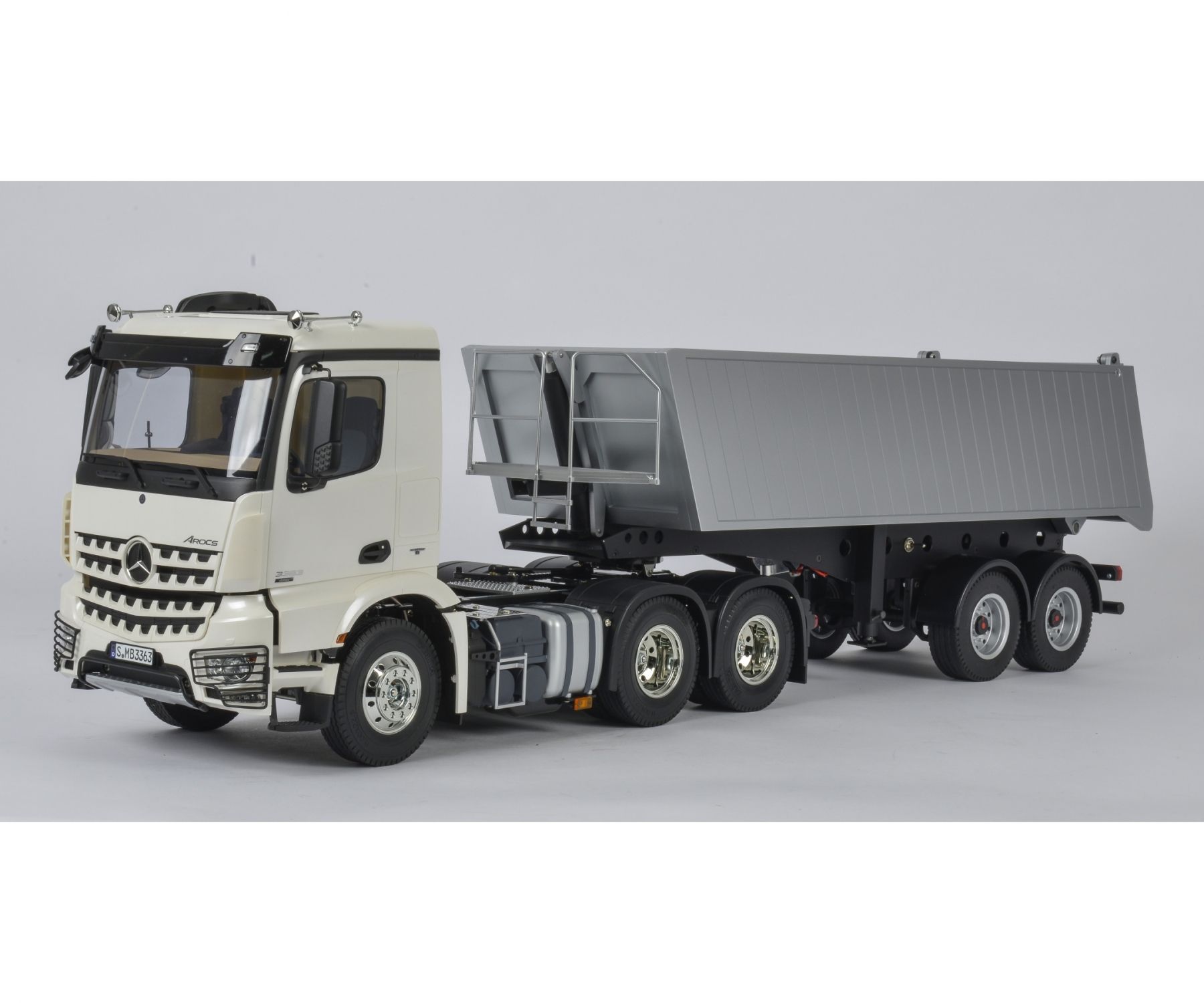 Tamiya Mercedes Benz Arocs 3363 6x4 ClassicSpace Truck Kit 1/14