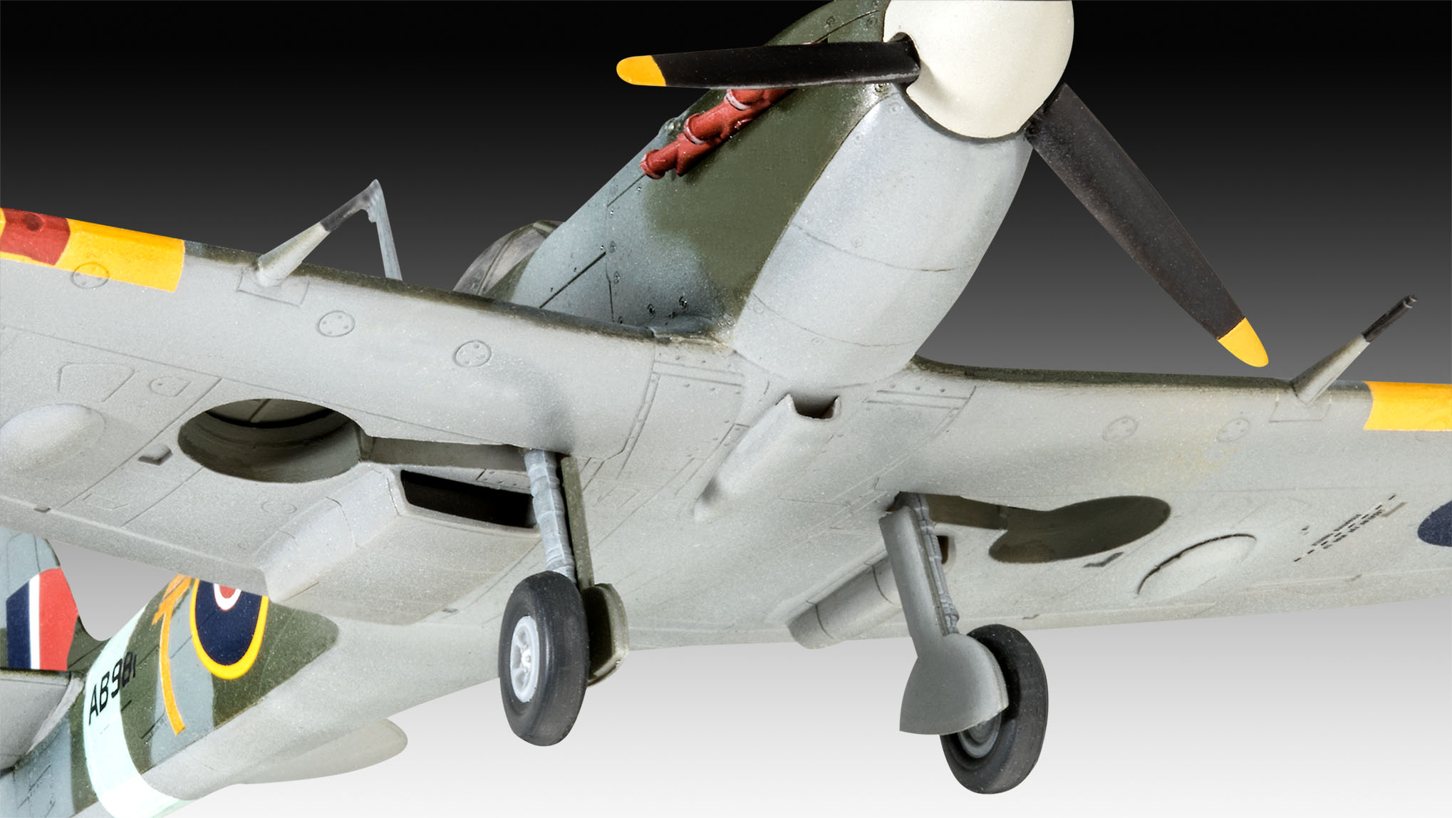 Revell Combat Set Bf109 G-10 & Spitfire Mk.V 1/72