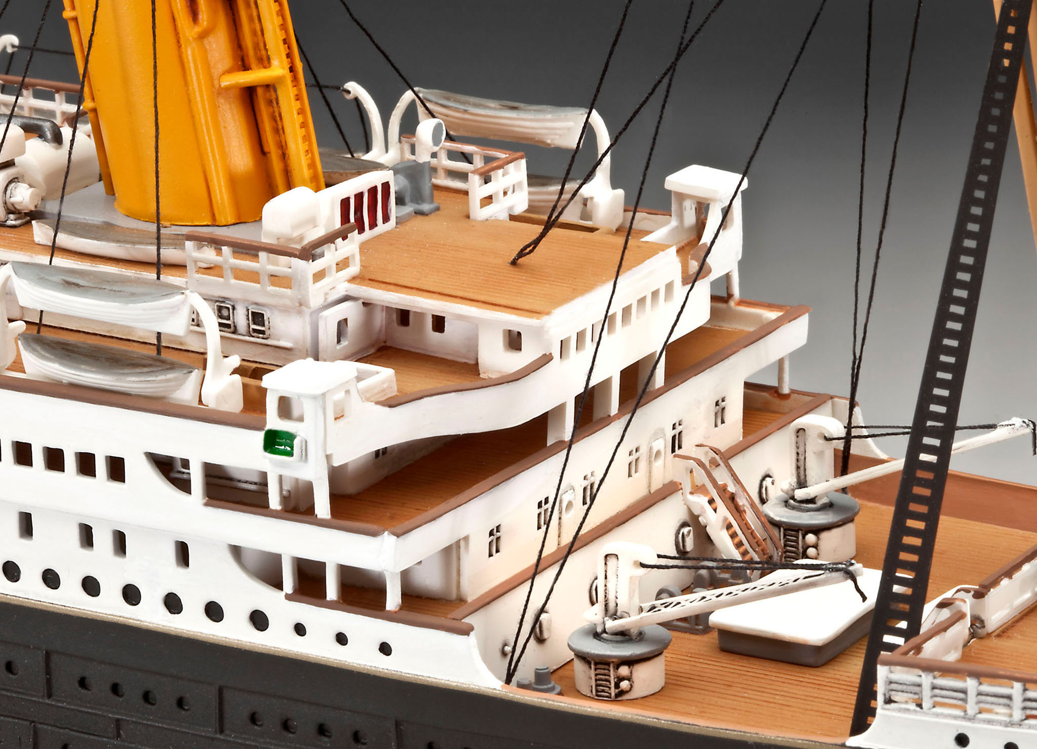 Revell R.M.S. Titanic 100th anniversary edition 1/400