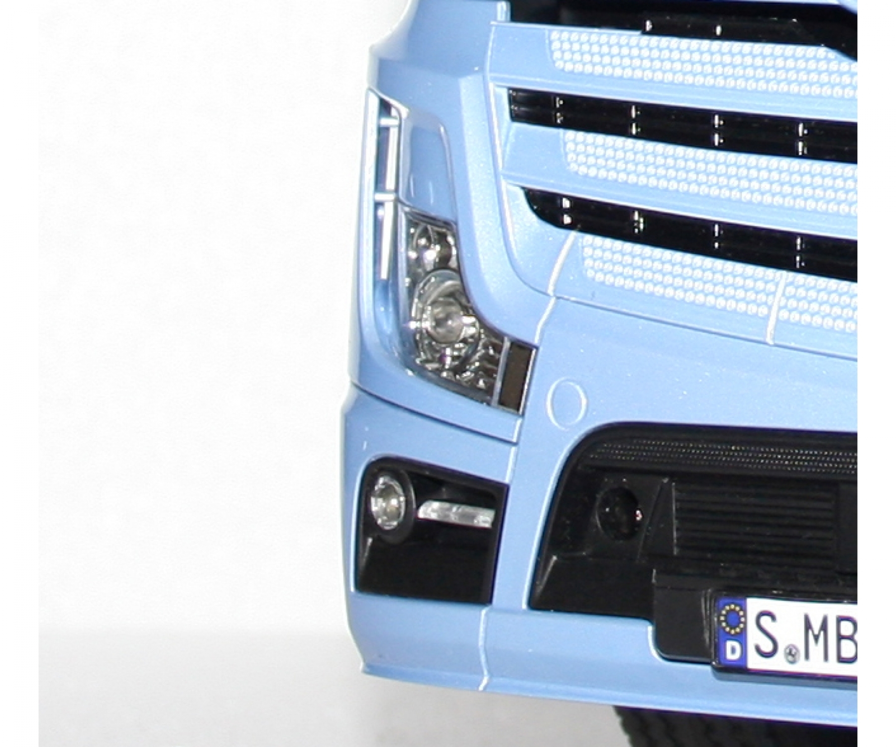 Tamiya Mercedes-Benz Actros 1851 GigaSpace R/C Truck Kit 1/14