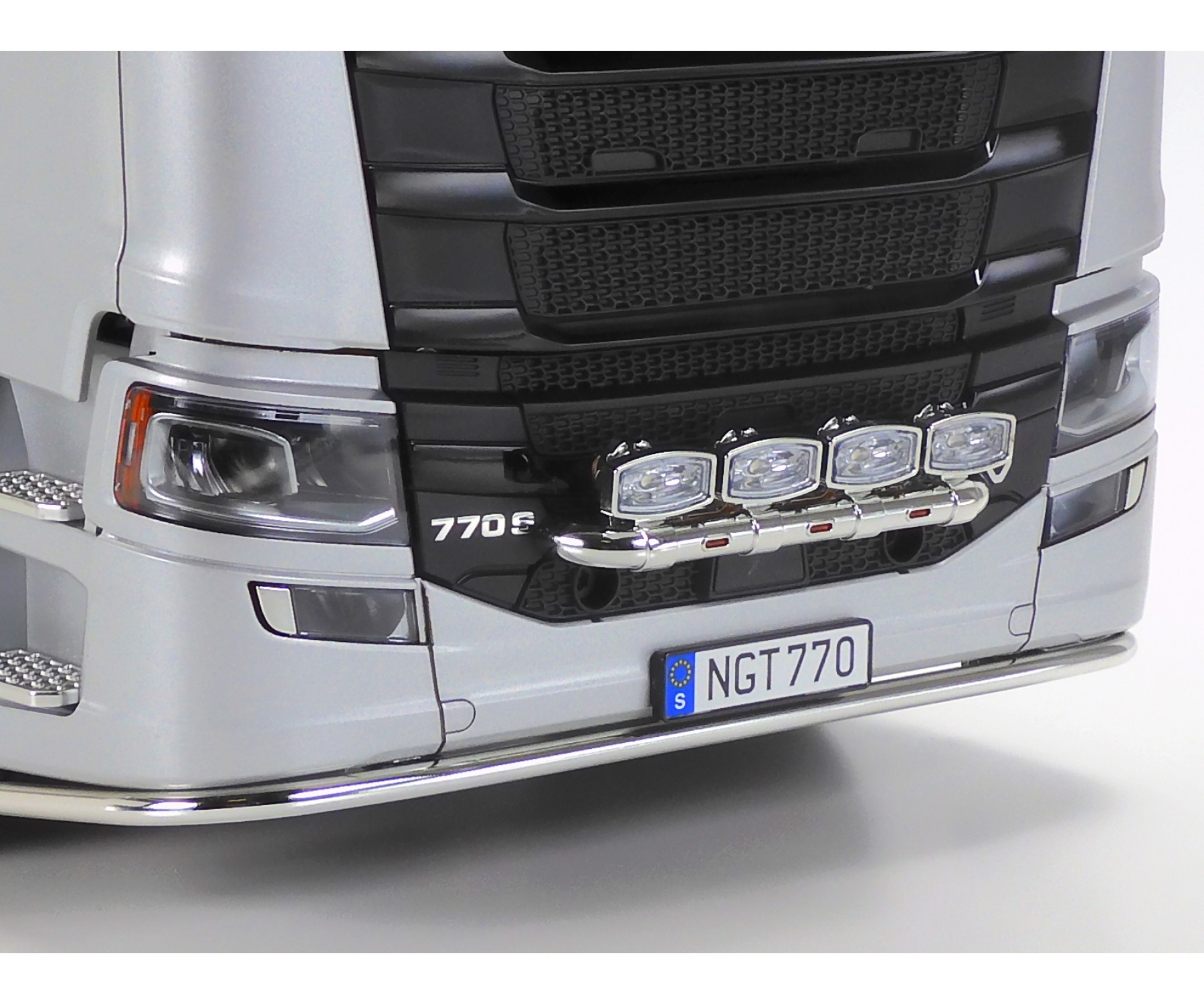 Tamiya Scania 770 S 6x4 Truck Silver Edition Kit 1/14