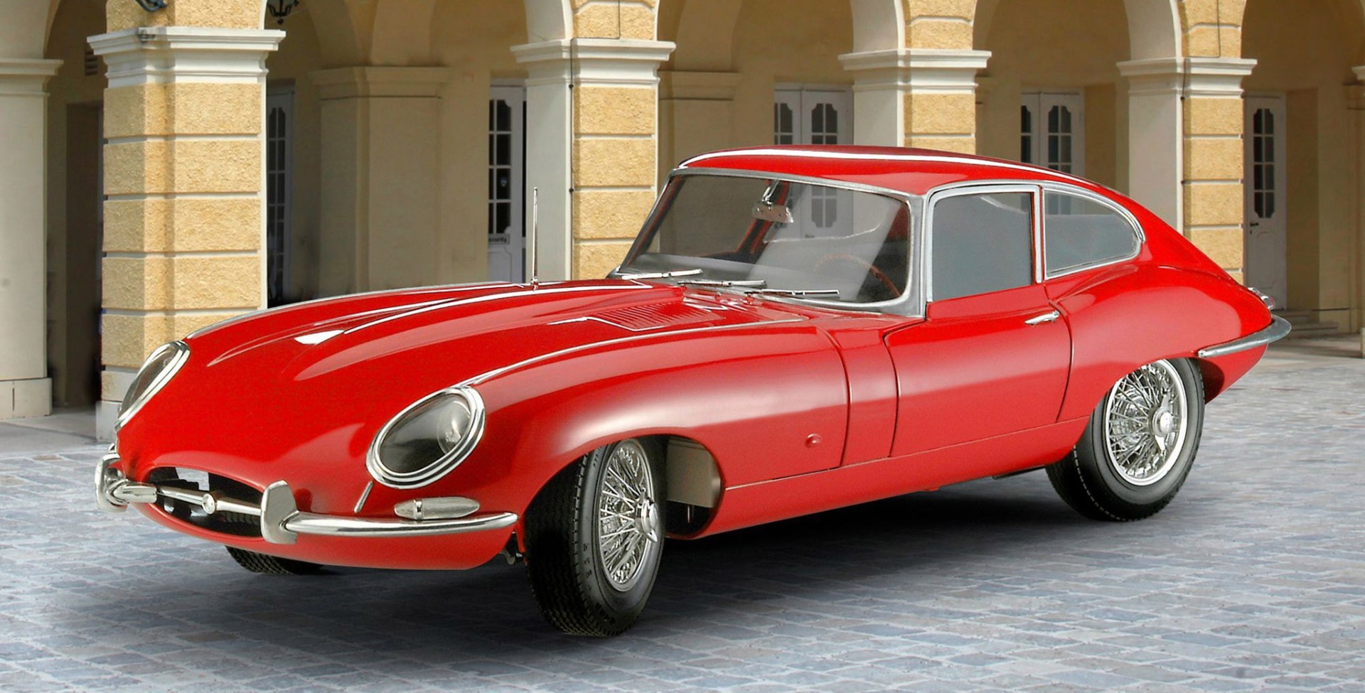 Revell Jaguar E-Type (Coupé) 1/24