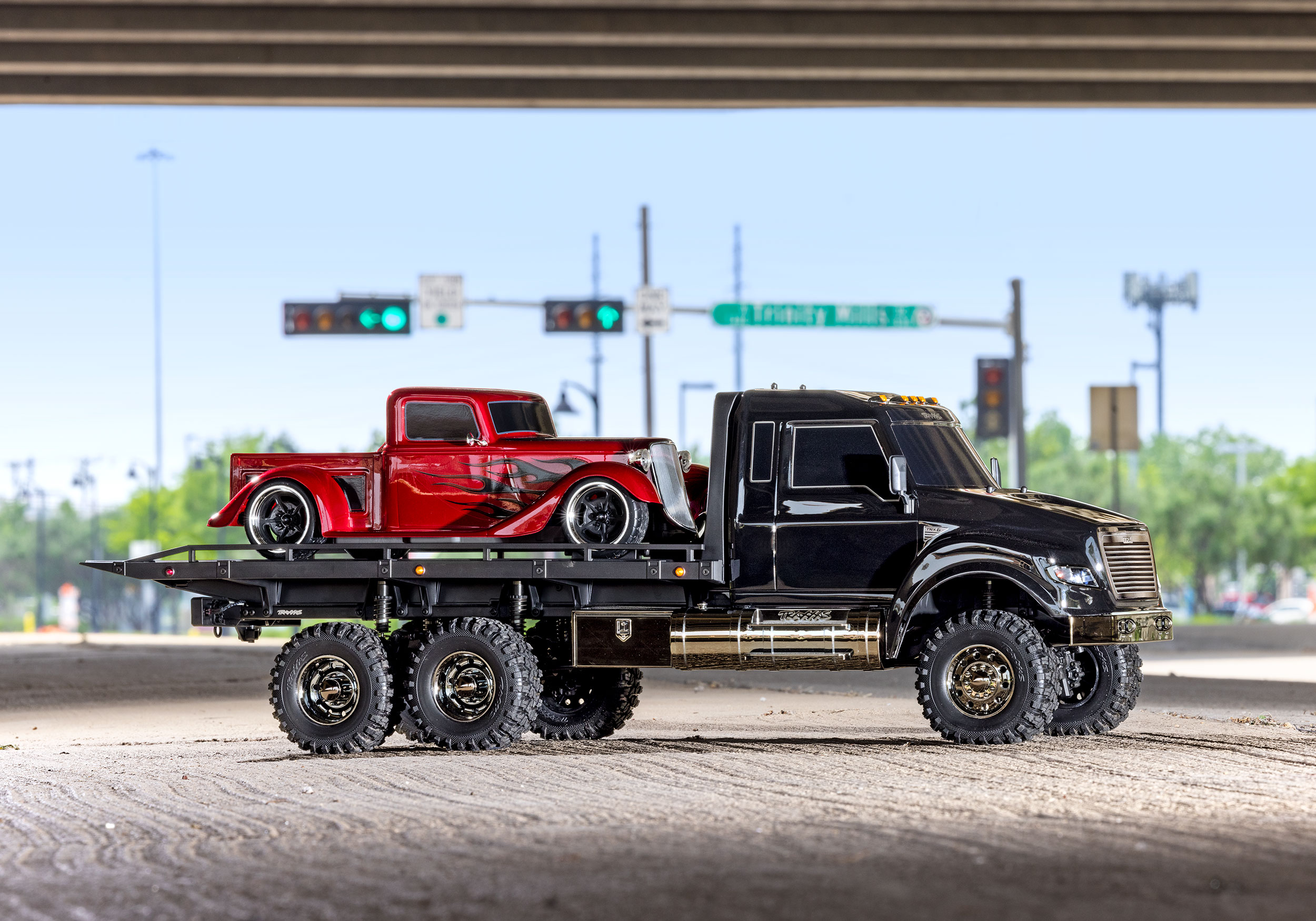 Traxxas Ultimate RC Hauler Truck with Winch Black RTR 1/10