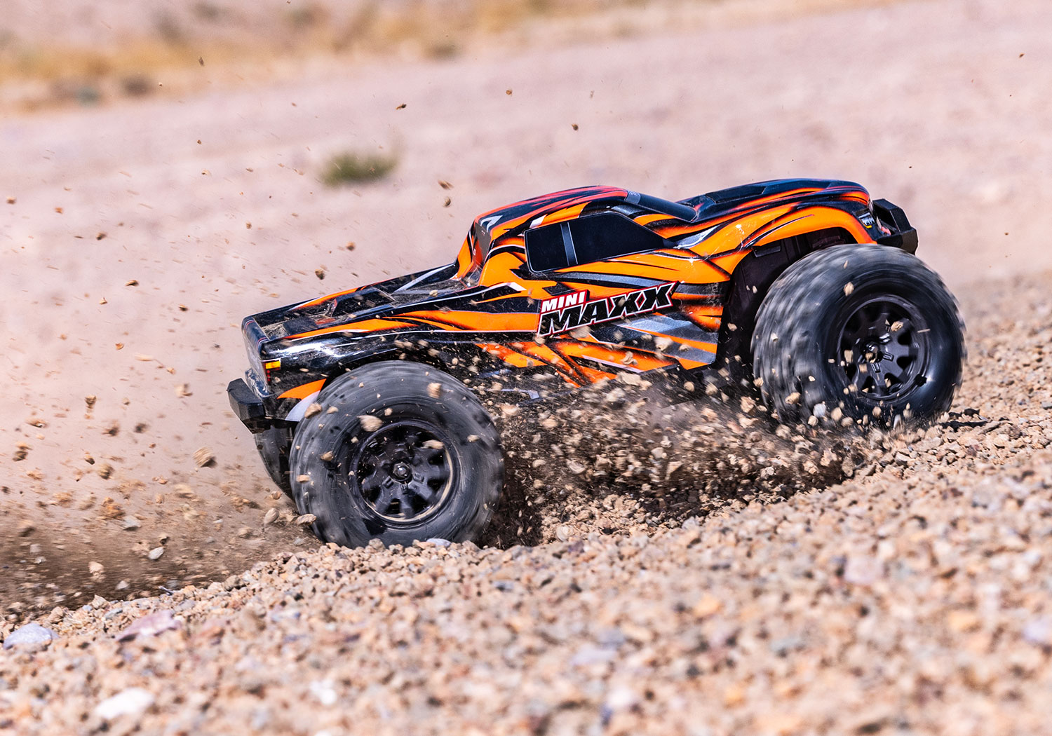 Traxxas Mini Maxx BL-2s TQ 4X4 RTR Brushless Monster Truck 1/16 Black