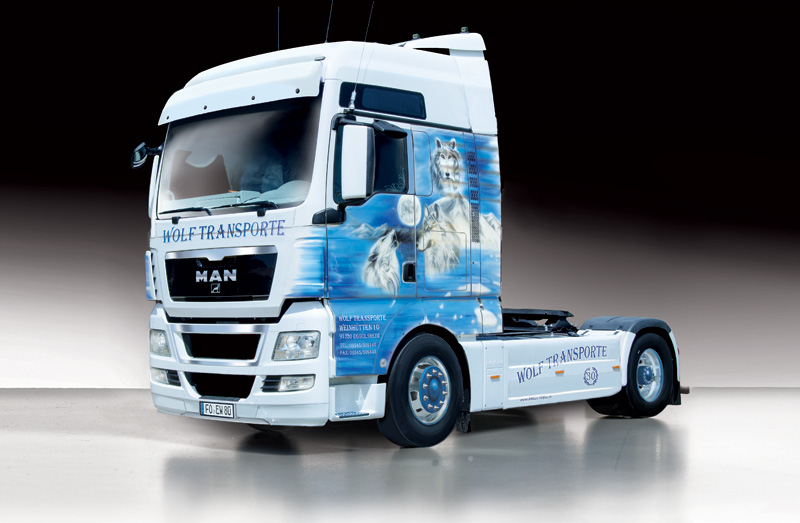 Italeri MAN TGX XXL Wolf Transporte 1/24