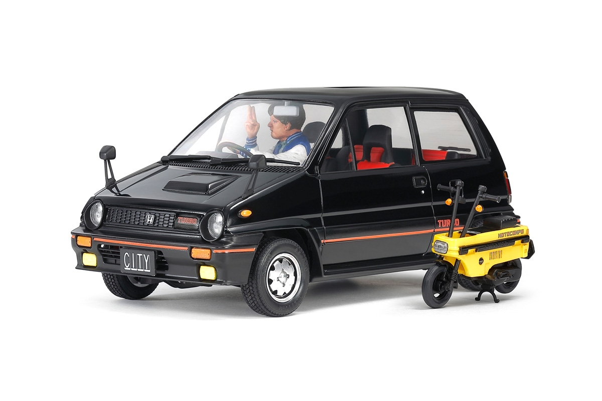 Tamiya Honda City Turbo met Motocompo Scooter 1/24